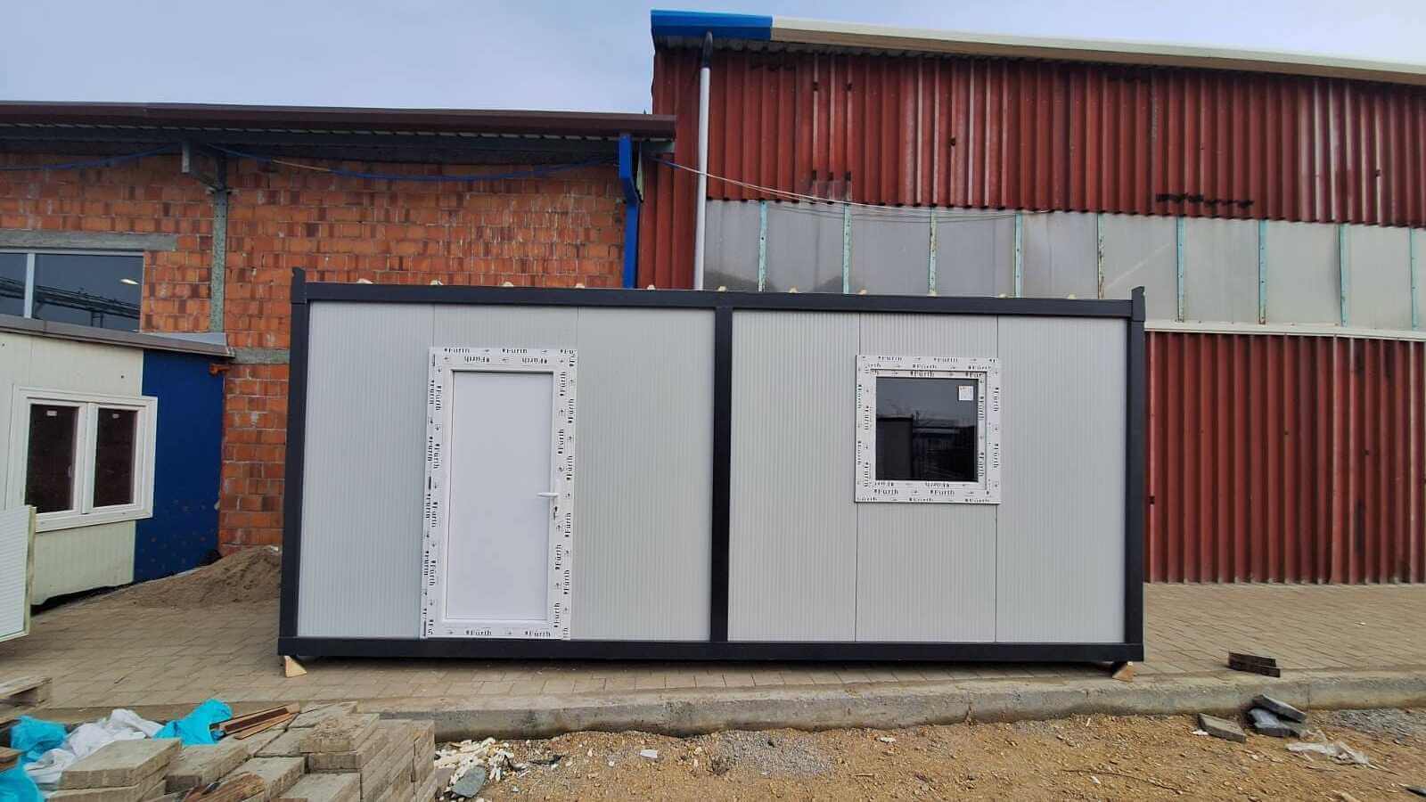 gradjevinski kontejneri na gradilistu